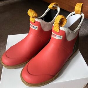 XTRATUF Women’s 6” Ankle Deckboot, Vintage in Coral